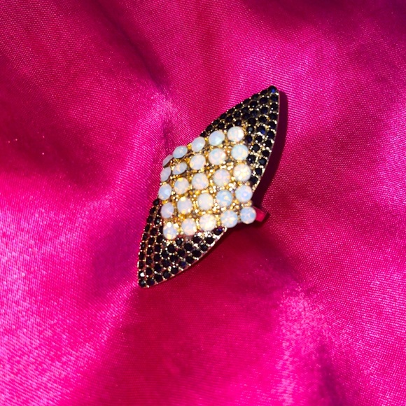 Forever 21 Jewelry - Forever 21 Ring ✨